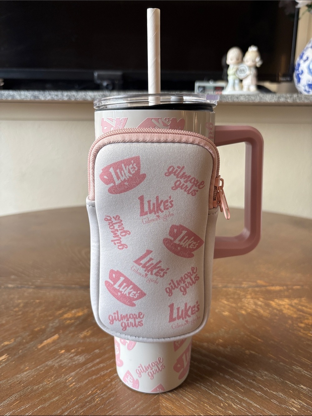 ❄️Gilmore Girls Luke’s Dinner 260z Tumbler with Removable Velcro Zipper pocket